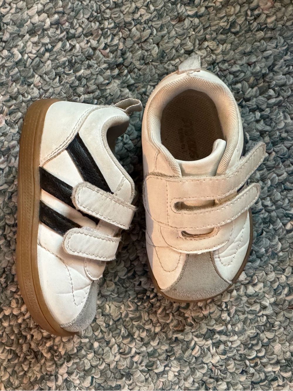 Wide Toe BoxKids White and Black Velcro Sneakers